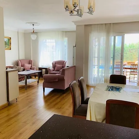 Villa Kumbaba'da Oezel Havuz Tamamen Muestakil *