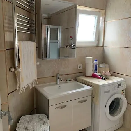 Kumbaba'da Oezel Havuz Tamamen Muestakil Villa