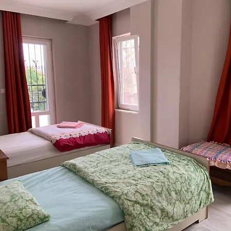 Villa Kumbaba'da Oezel Havuz Tamamen Muestakil Sile