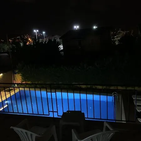 Kumbaba'da Oezel Havuz Tamamen Muestakil فيلة