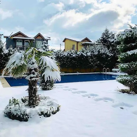 Kumbaba'da Oezel Havuz Tamamen Muestakil Villa Sile
