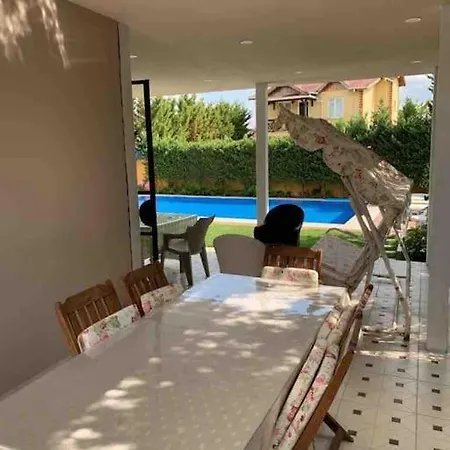 Villa Kumbaba'da Oezel Havuz Tamamen Muestakil *