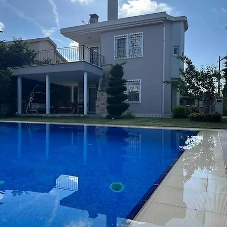 Kumbaba'da Oezel Havuz Tamamen Muestakil * أجفا